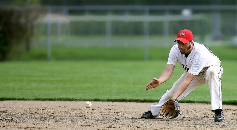 baseball-featured_0000_keith-johnston-3OQk-5DJTEE-unsplash